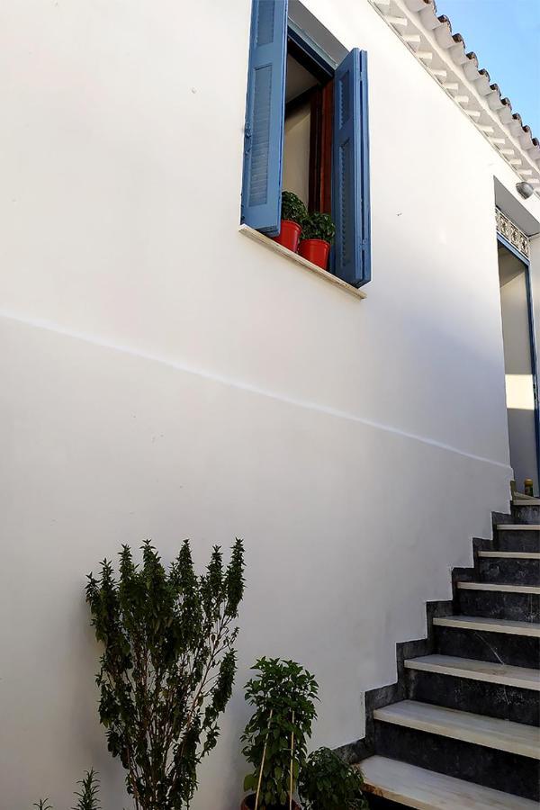 Ariadne,Traditional Apartment In Centre Of Poros Poros Town Eksteriør billede